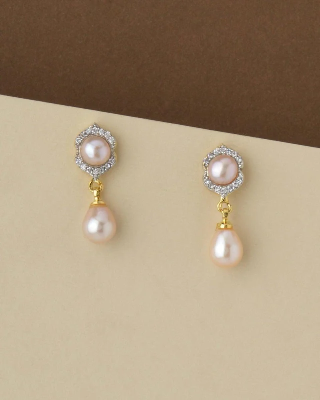 Ladies pearl drop earrings-Trendy Pearl Hang Earring