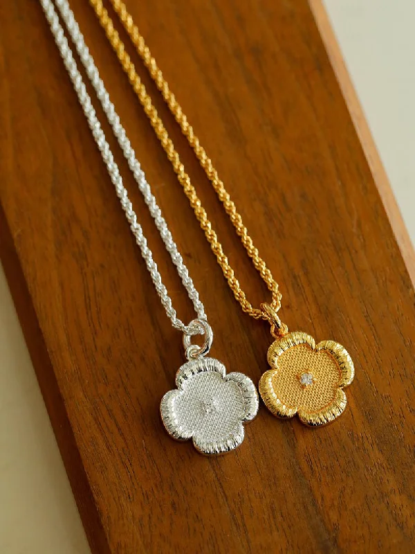 Ladies delicate necklace-Lace Embroidered Flower Necklace