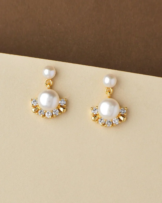 Ladies heart-shaped earrings-Pretty White Pearl Hang Earring