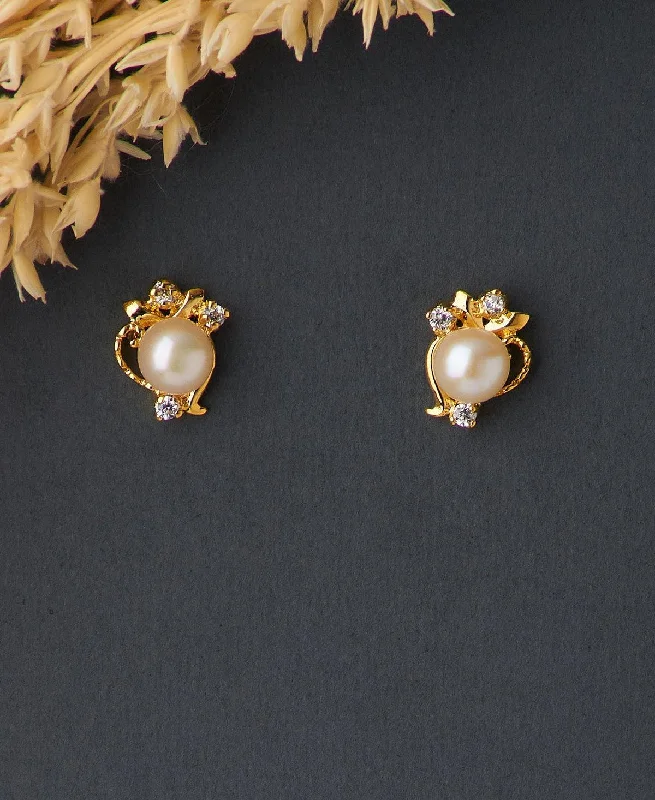 Ladies statement dangle earrings-Pretty Real Pearl Stud Earring