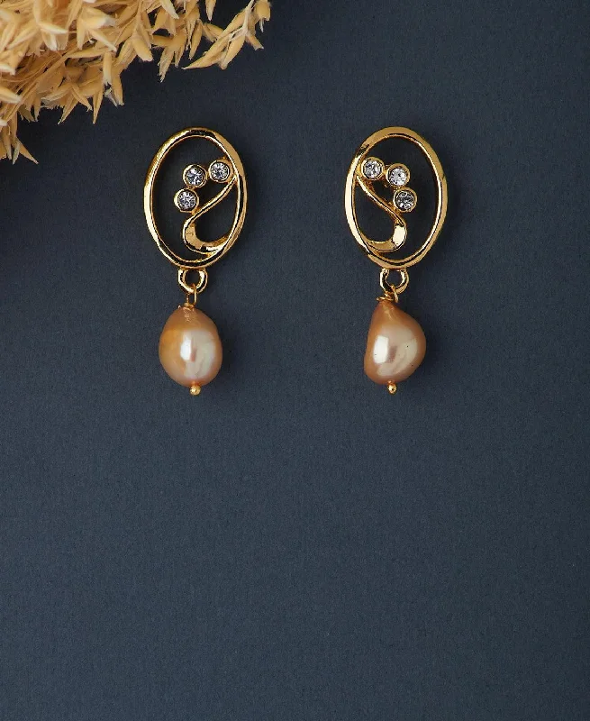 Ladies sapphire stud earrings-Pretty Stone Studded Pearl Hang Earring