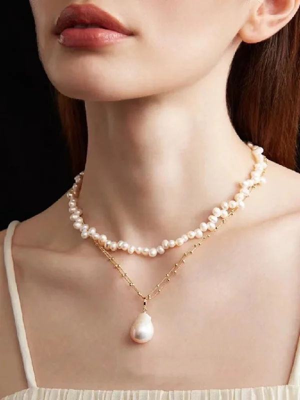 Ladies necklace for special occasion-Double-Layer Chain Single Baroque Pearl Pendant Necklace