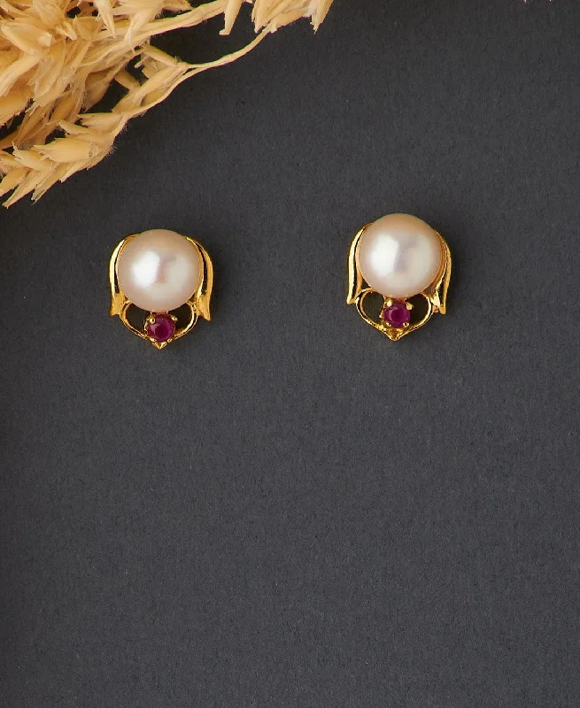 Ladies diamond stud earrings-Simple Pearl Stud Earring