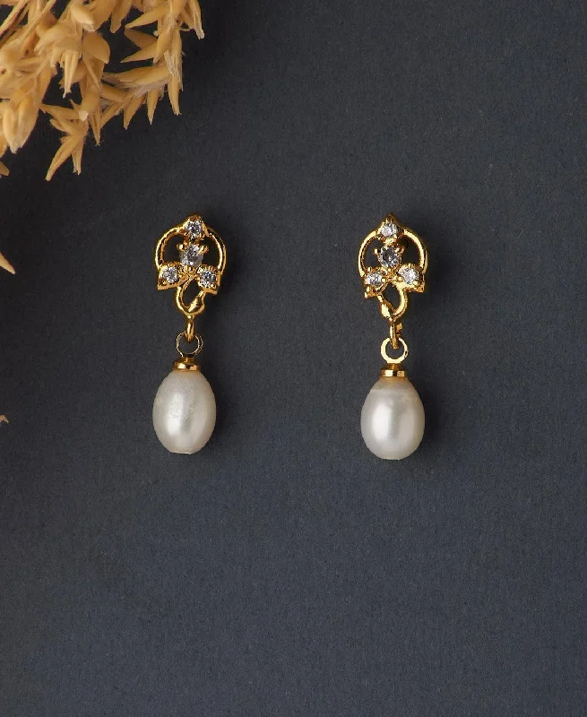 Ladies simple gold earrings-Trendy Hanging Pearl Earring