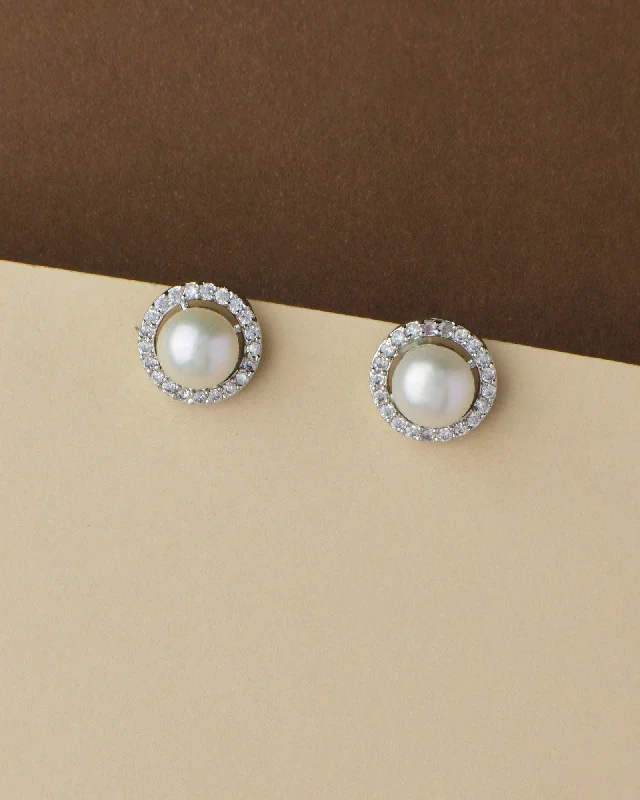 Ladies chic earrings-Pretty White Pearl Stud Earring