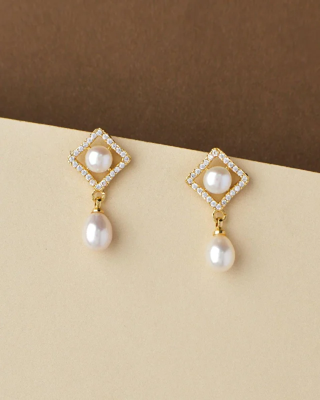 Ladies silver hoop earrings-Trendy Pearl Hang Earring