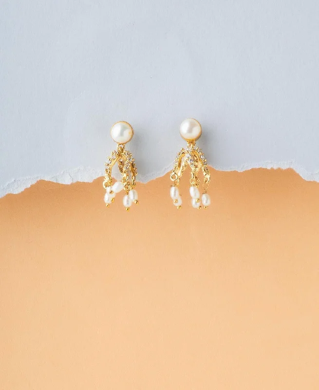 Ladies hoop earrings-Pretty Real Pearl Earring