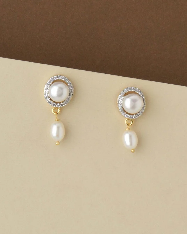 Ladies modern earrings-Trendy Pearl Hang Earring