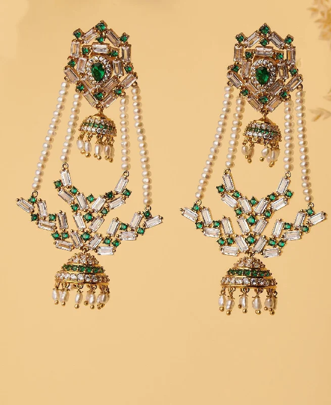 Ladies vintage chandelier earrings-Rangabati Green Stones And Pearl Jhumkas