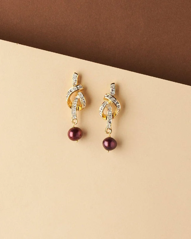 Ladies engagement earrings-Trendy & Elegant Metallic Earring