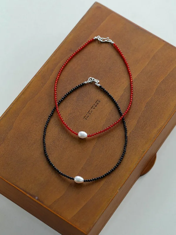 Ladies engraved necklace-Single Pearl Red Agate Black Agate Beaded Necklace