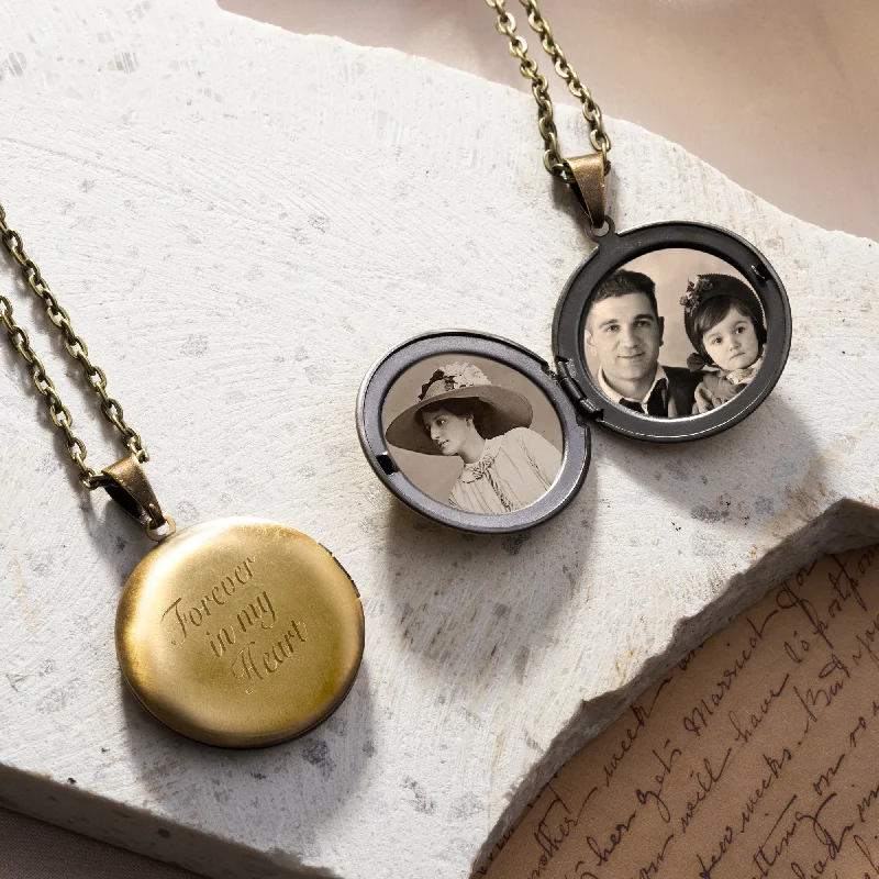 Ladies minimalist necklace-Classic Round Photo Necklace