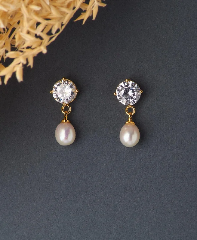 Ladies heart earrings-Simple Stone Studded Pearl Earring