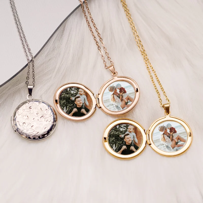 Ladies round pendant with chain-Image Circle Locket Necklace