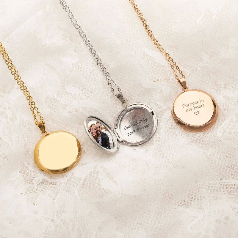 Ladies luxury pearl necklace-Round Photo Locket Necklace