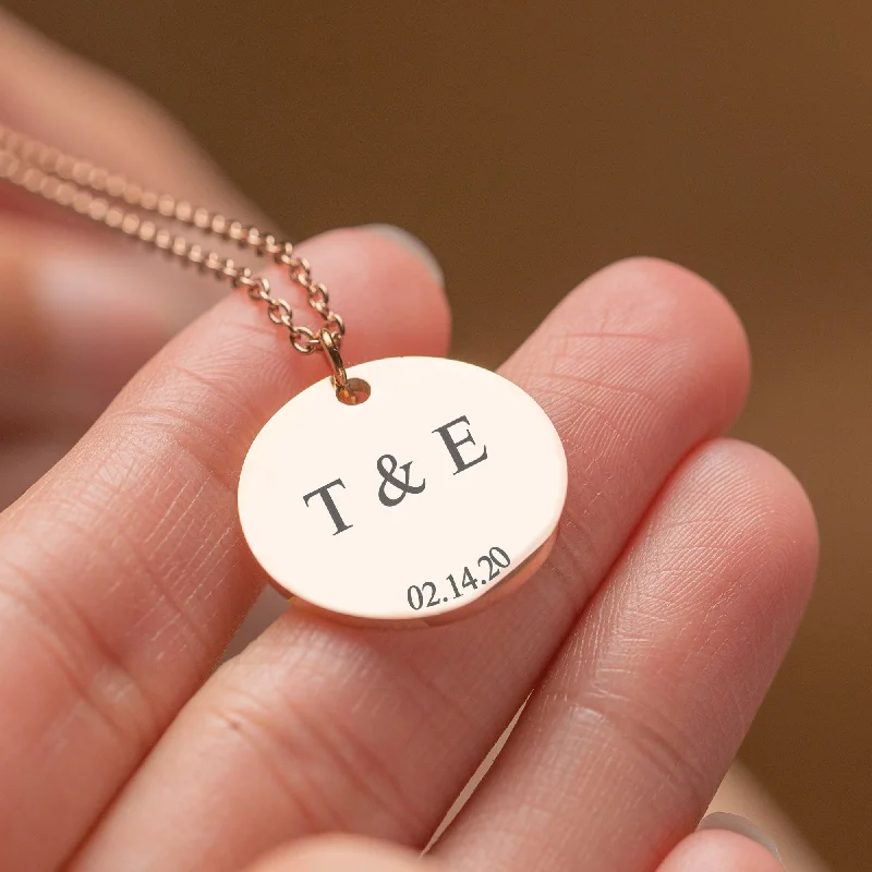 Ladies vintage-inspired necklace-Round Name Necklace