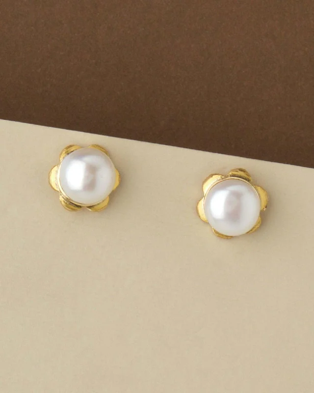 Ladies classic earrings-Simple Pearl Stud Earring