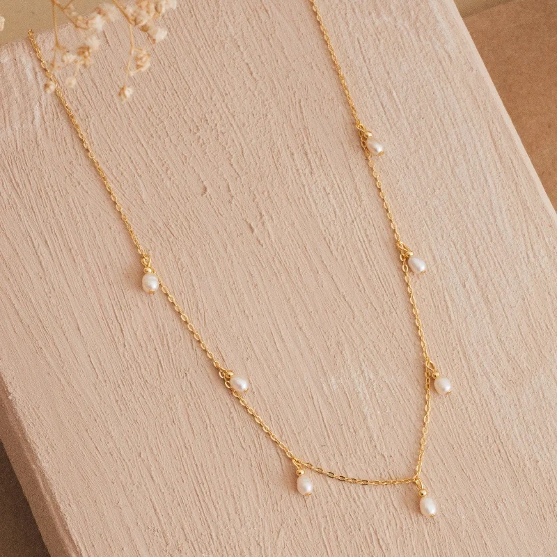 Ladies minimalist necklace-Pearl Station Necklace