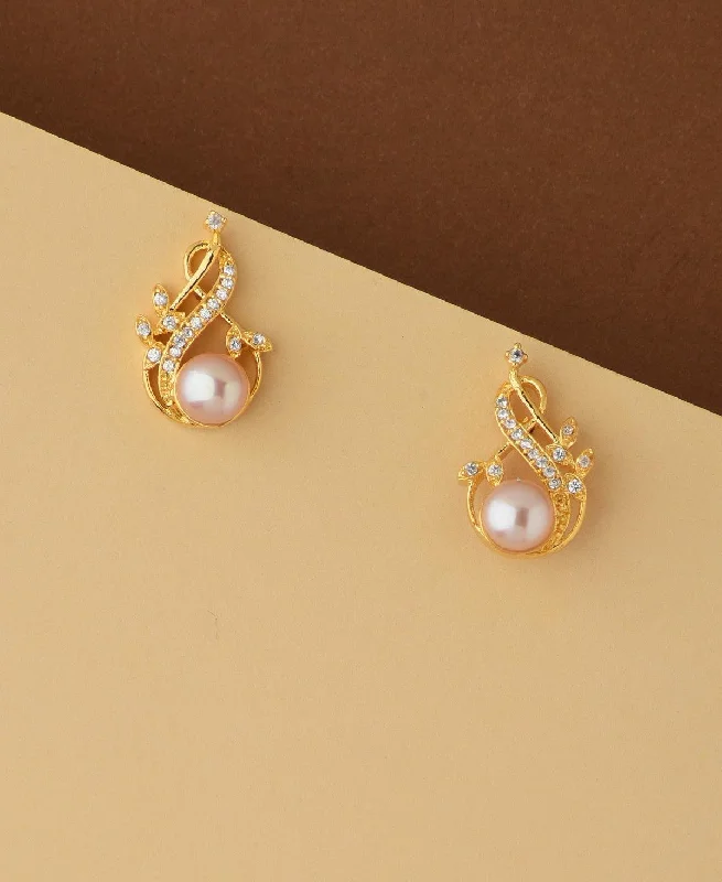 Ladies bridal earrings-Pretty White Pearl Stud Earring