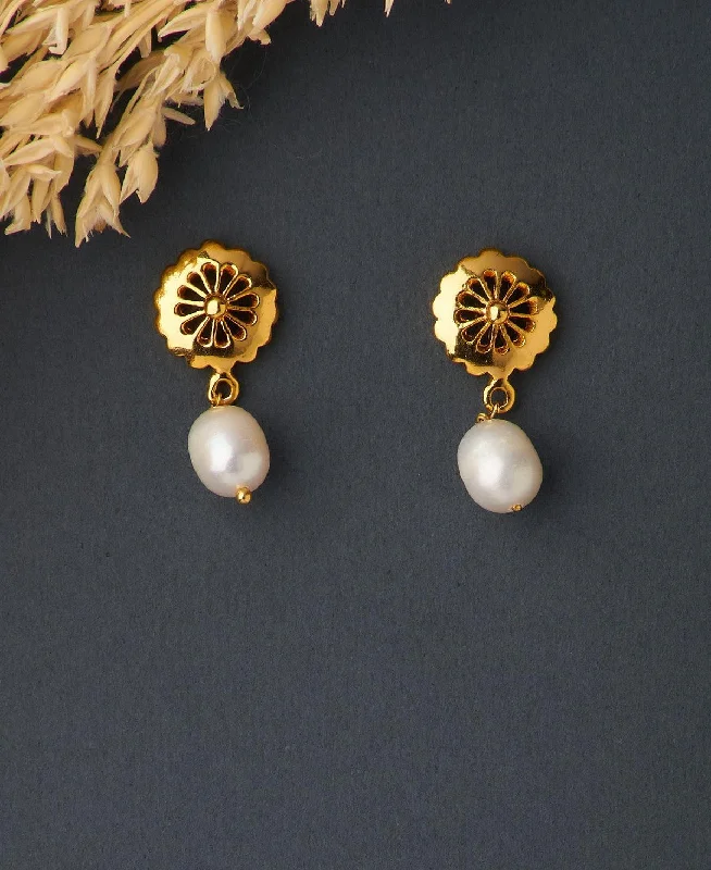 Ladies pearl drop earrings-Simple Real Pearl Hanging Earring