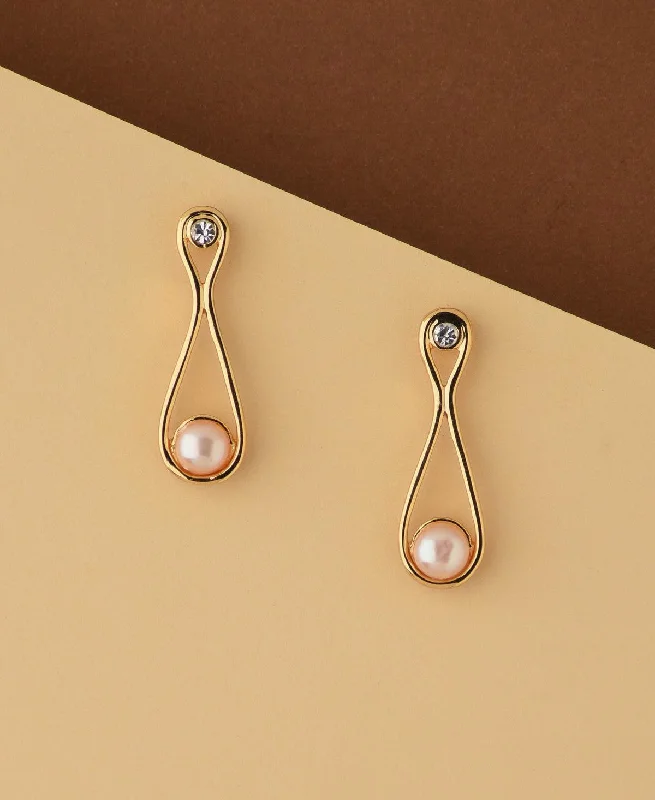 Ladies chandelier earrings-Simple Hang Pearl Earring