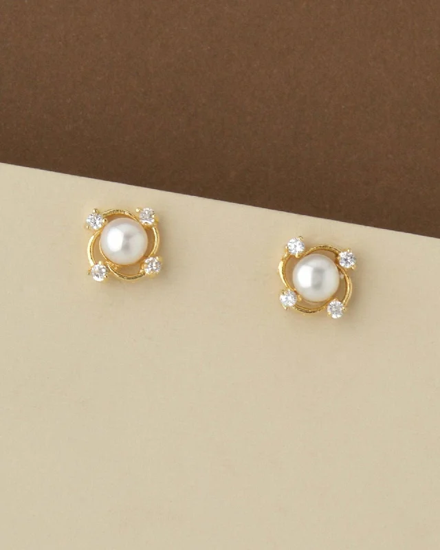 Ladies oversized earrings-Pretty Pearl Stud Earring