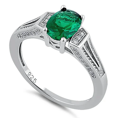 Ladies chic ring-Sterling Silver Oval Emerald CZ Ring