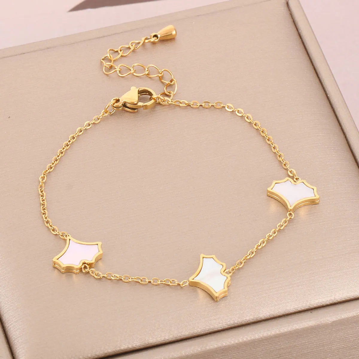 Ladies friendship bracelet-Wholesale Basic Ginkgo Leaf Stainless Steel Plating Gold Plated Bracelets