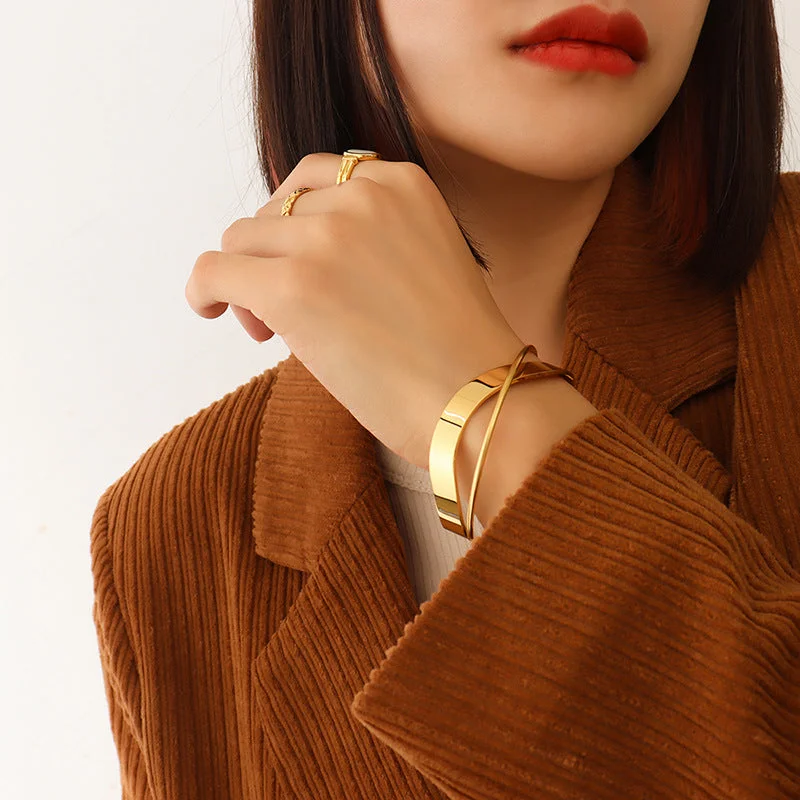 Z195-Gold Bracelet Inner Circumference 17cm